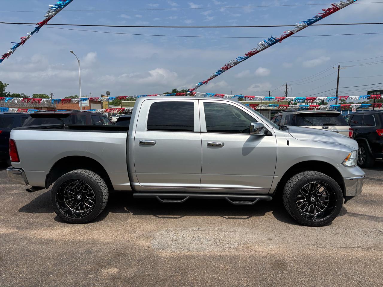 RAM 1500 Tradesman 4x2 Crew Cab 5'7" Box 2017