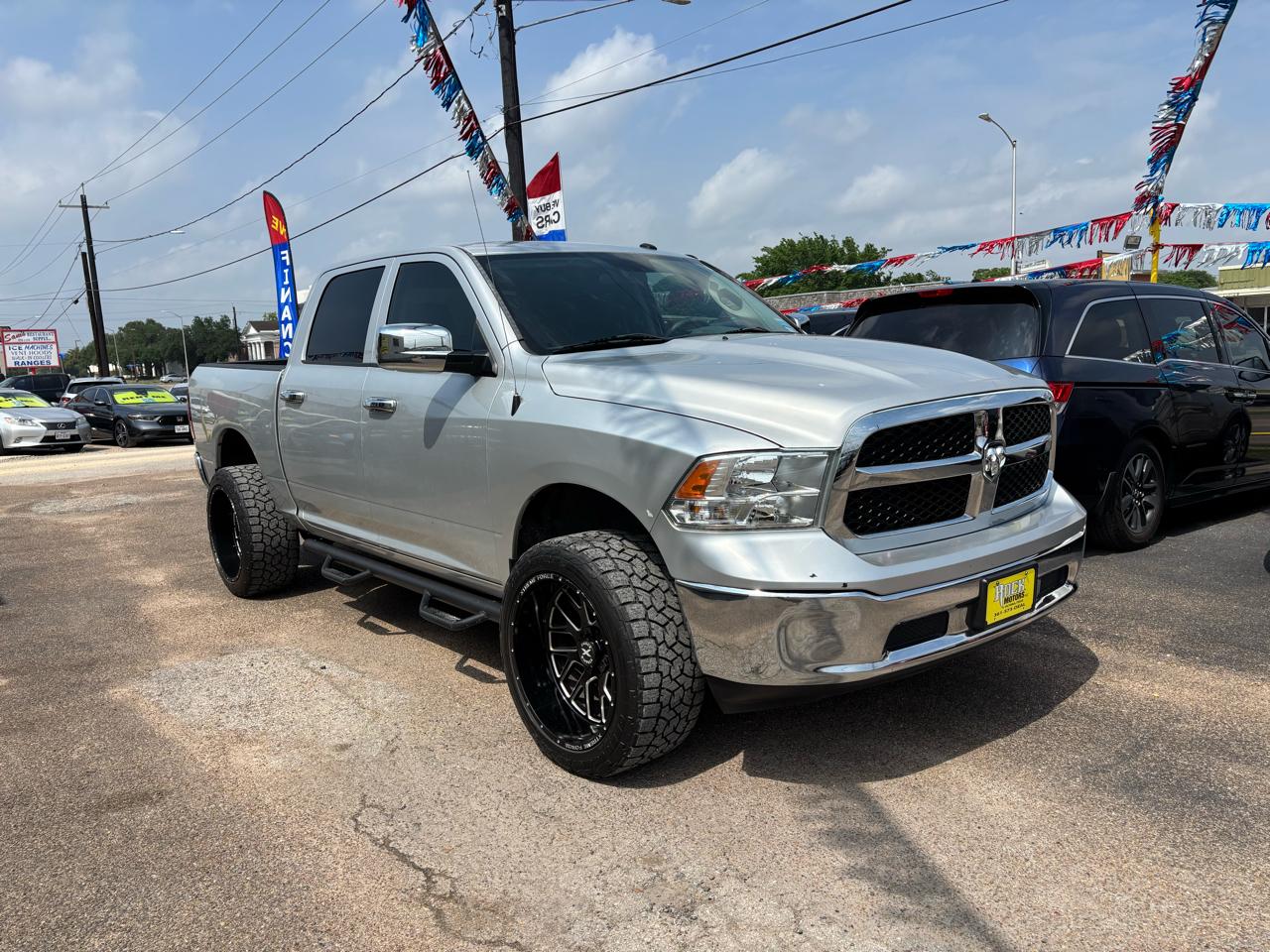 RAM 1500 Tradesman 4x2 Crew Cab 5'7" Box 2017