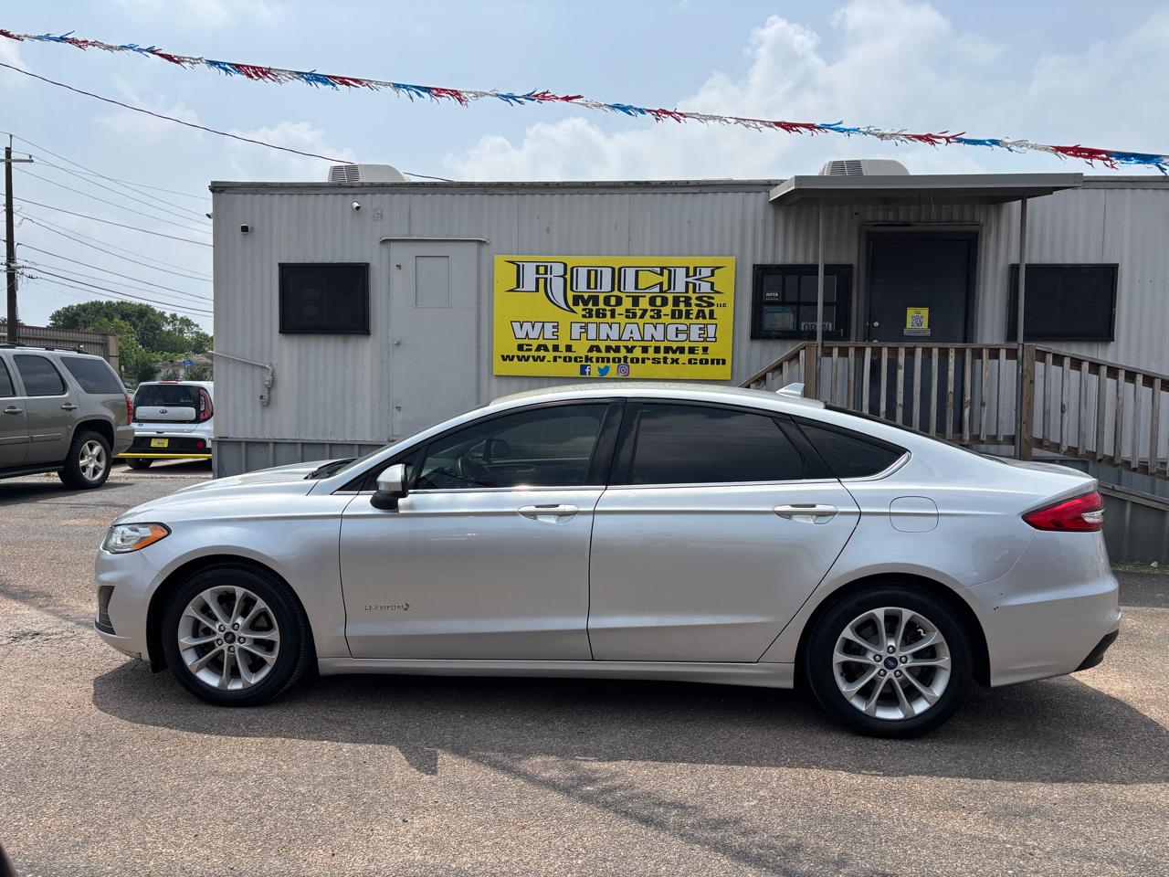 Ford Fusion Hybrid SE FWD 2019