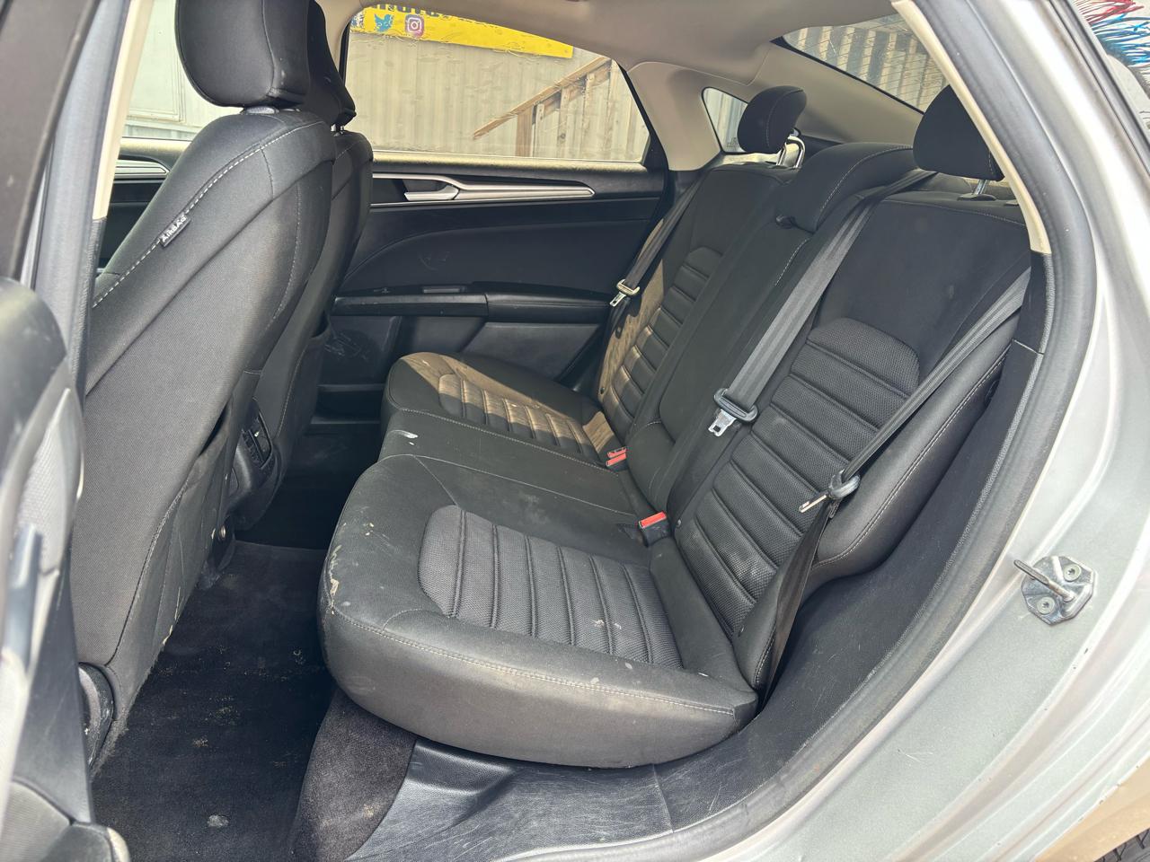 Ford Fusion Hybrid SE FWD 2019