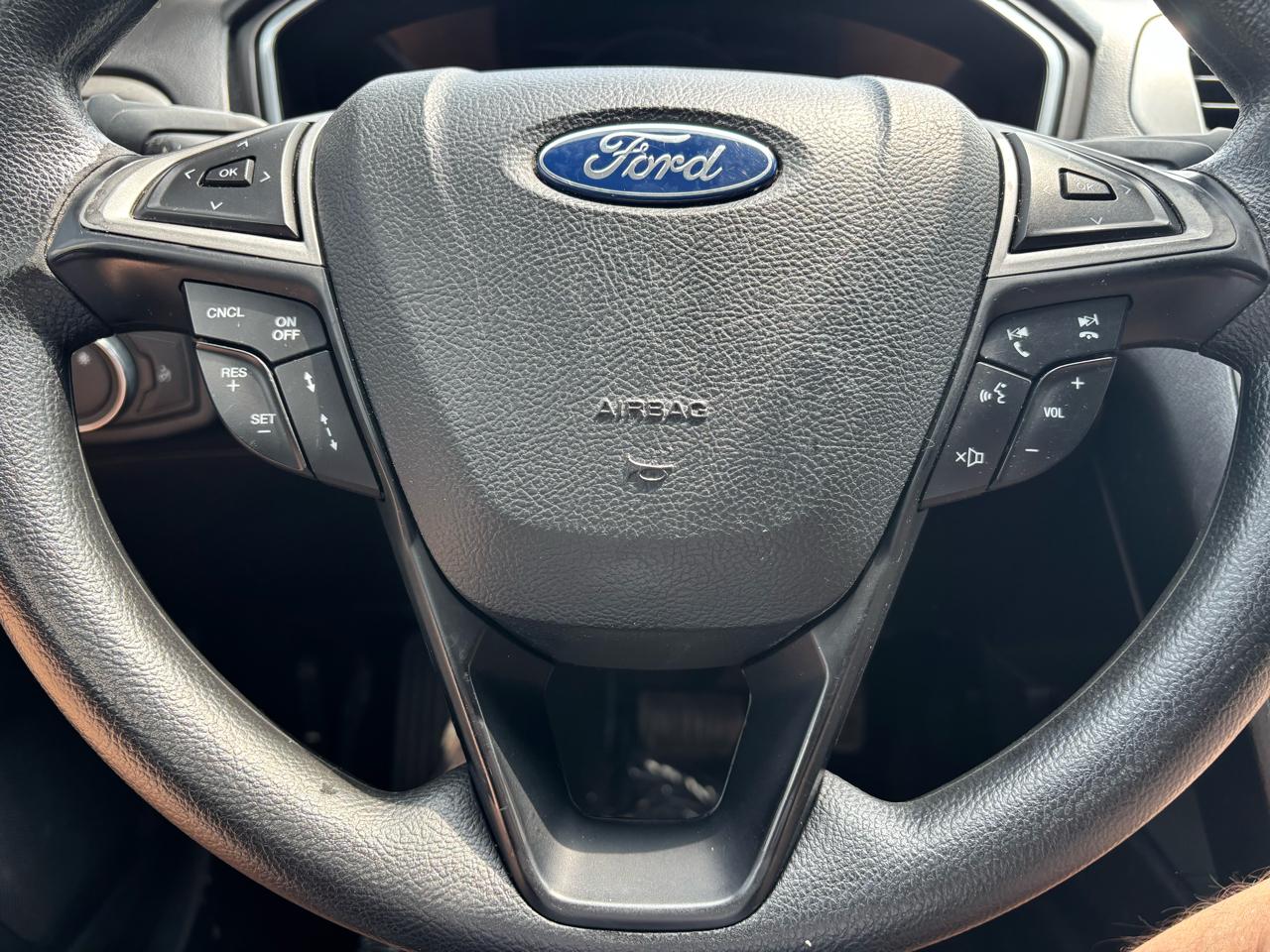 Ford Fusion Hybrid SE FWD 2019