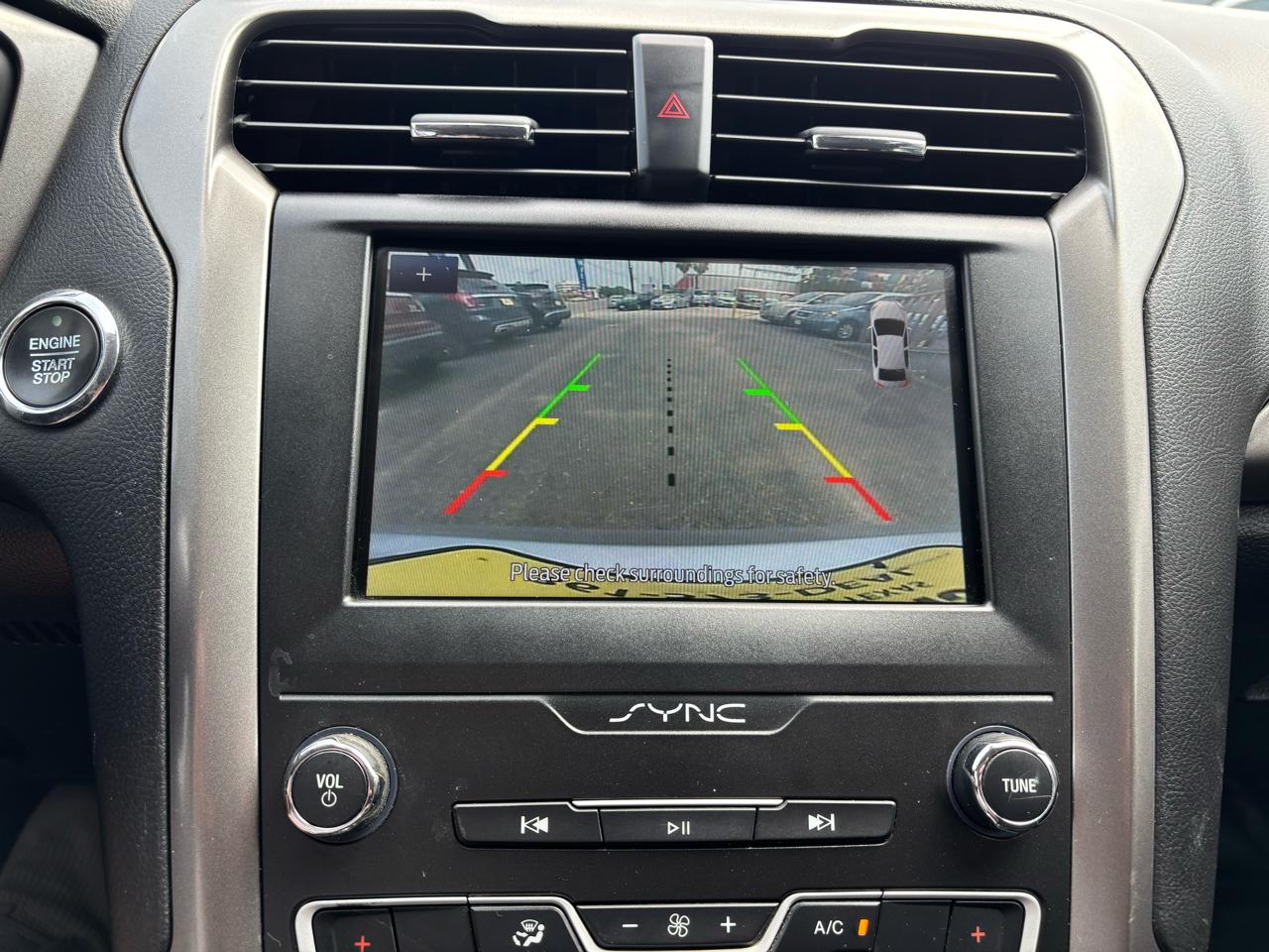 Ford Fusion Hybrid SE FWD 2019