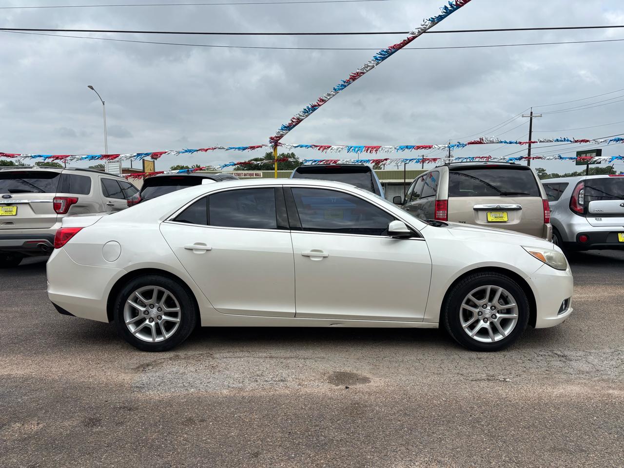 Chevrolet Malibu 4dr Sdn ECO w/2SA 2013
