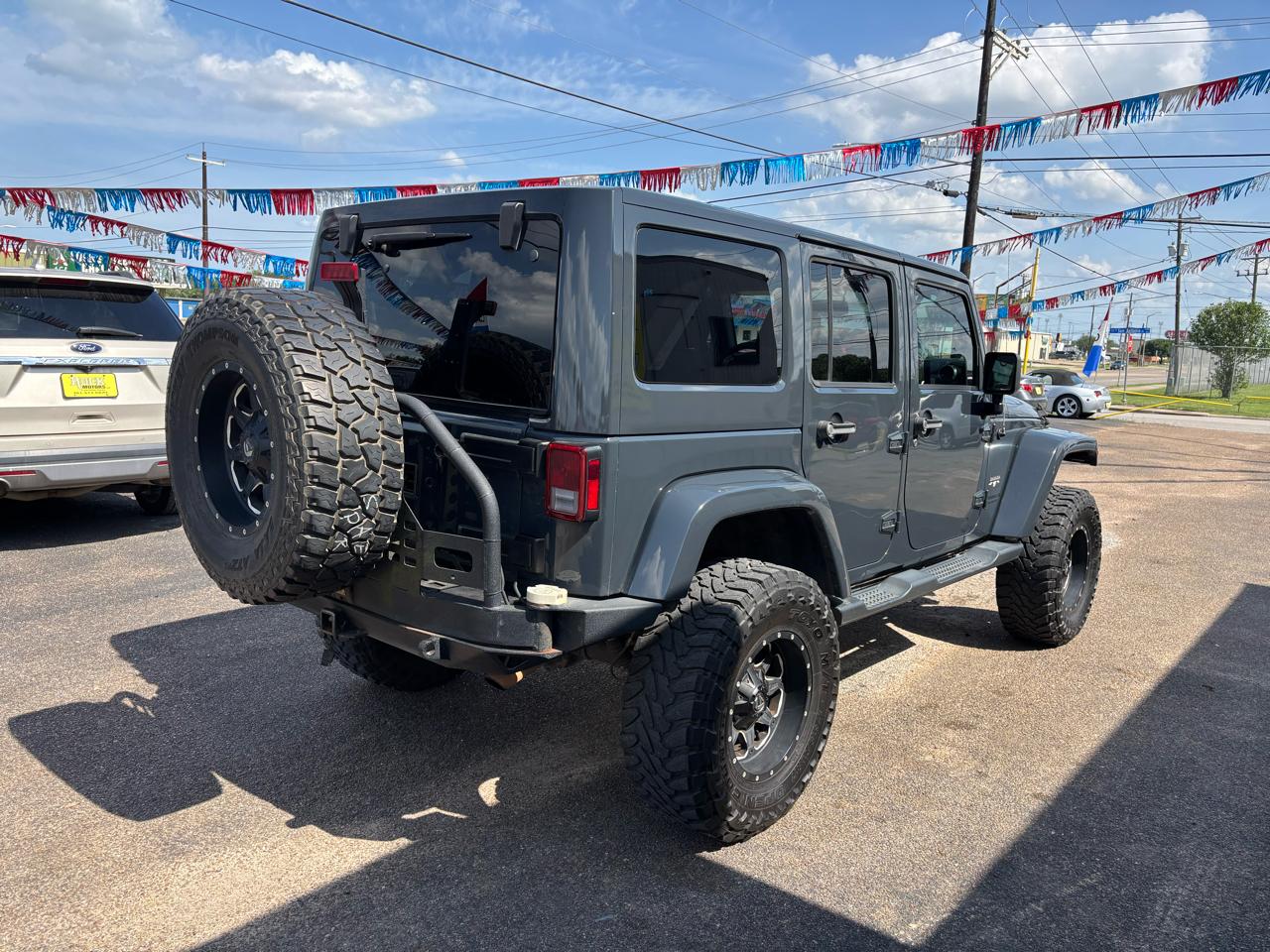 Jeep Wrangler Unlimited 4WD 4dr Sahara 2016