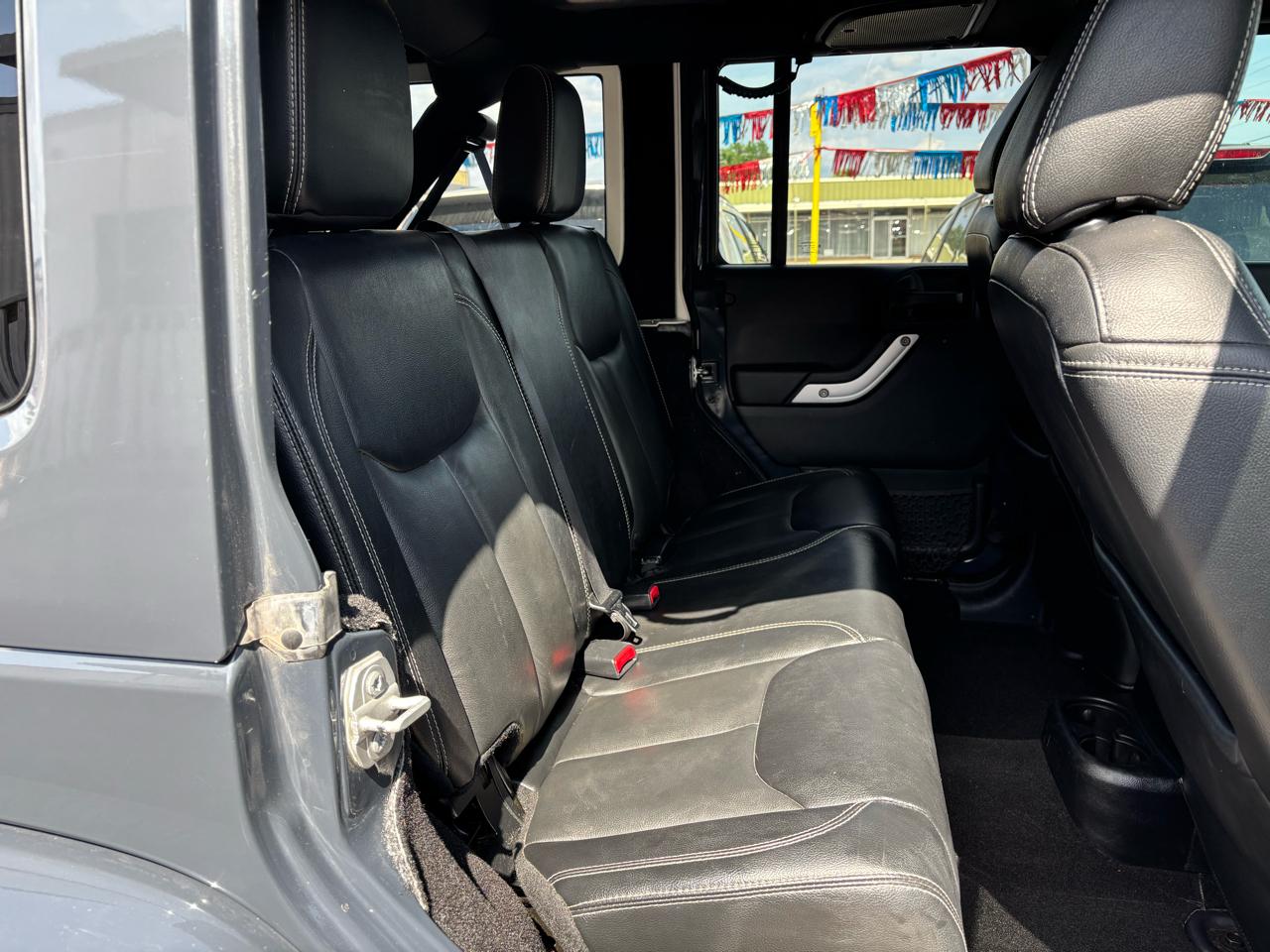 Jeep Wrangler Unlimited 4WD 4dr Sahara 2016