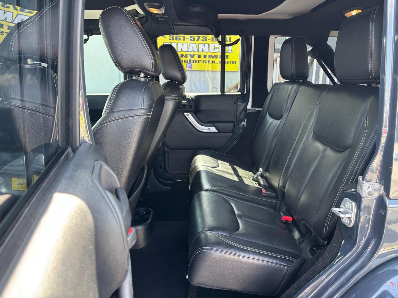 Jeep Wrangler Unlimited 4WD 4dr Sahara 2016