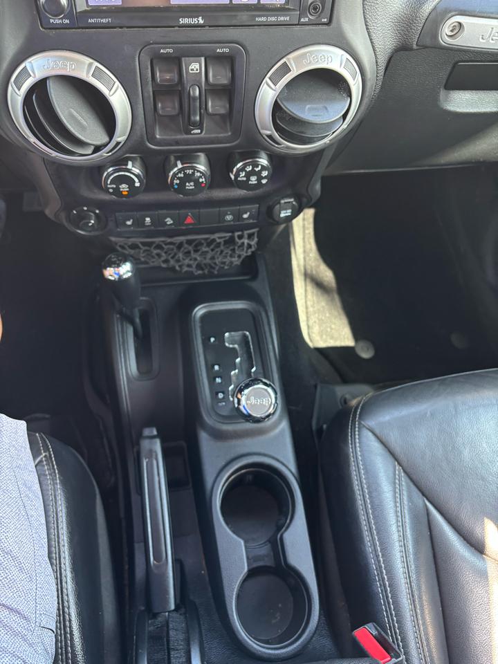 Jeep Wrangler Unlimited 4WD 4dr Sahara 2016