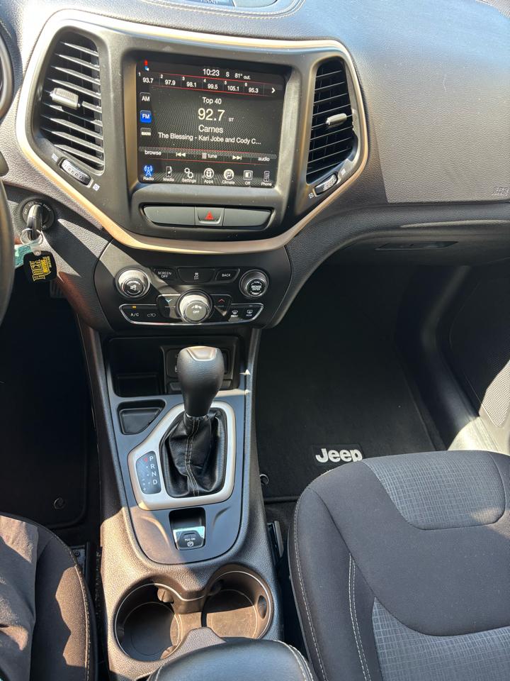 Jeep Cherokee Latitude FWD 2017