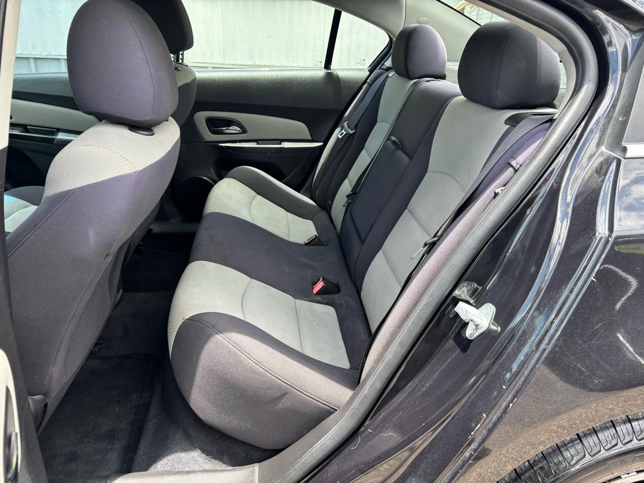 Chevrolet Cruze 4dr Sdn LS 2012