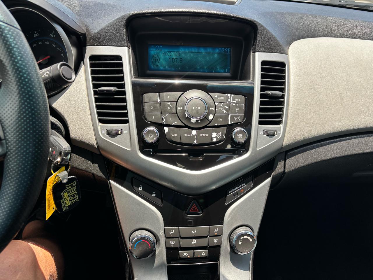 Chevrolet Cruze 4dr Sdn LS 2012