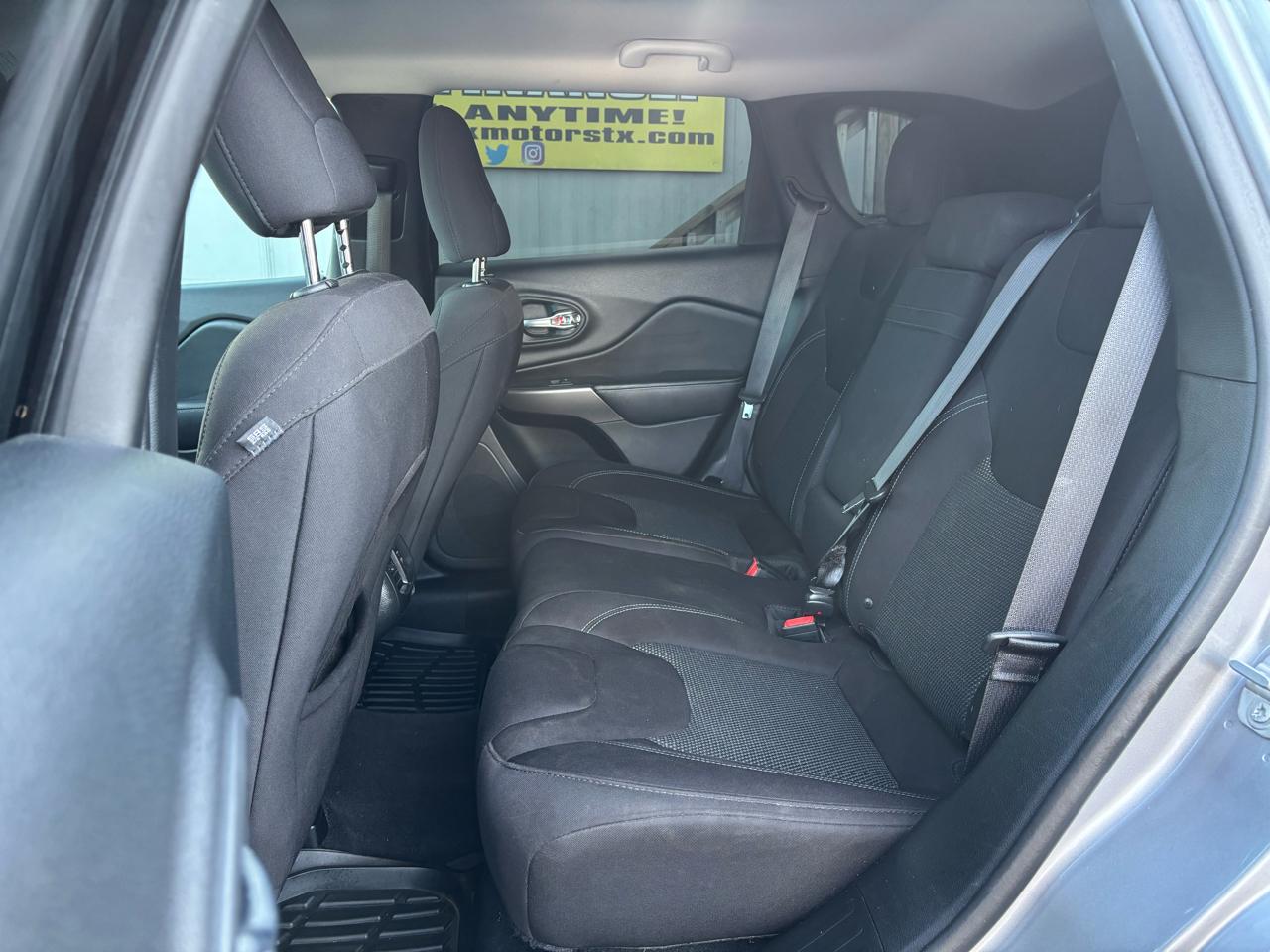 Jeep Cherokee Latitude FWD 2019