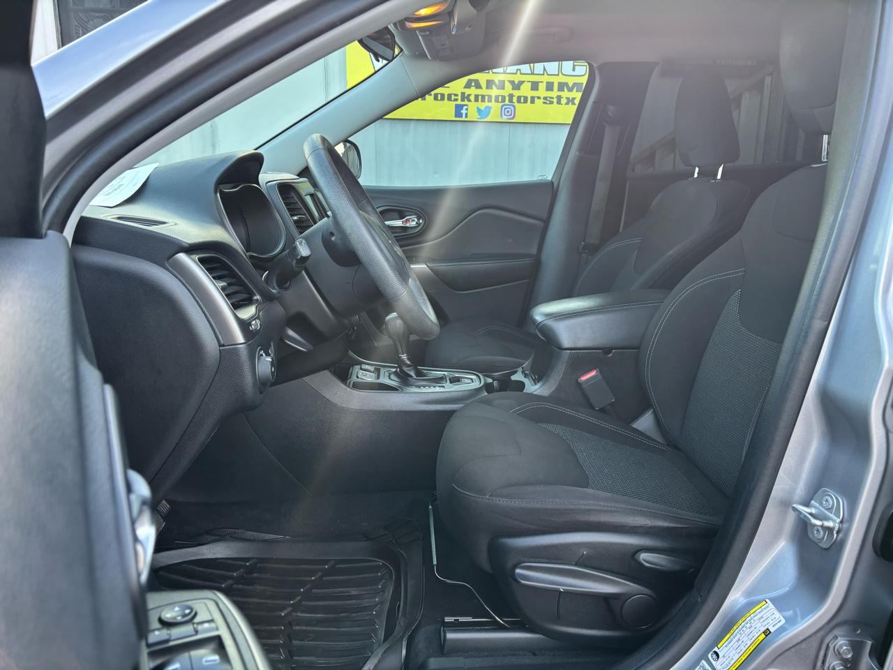 Jeep Cherokee Latitude FWD 2019