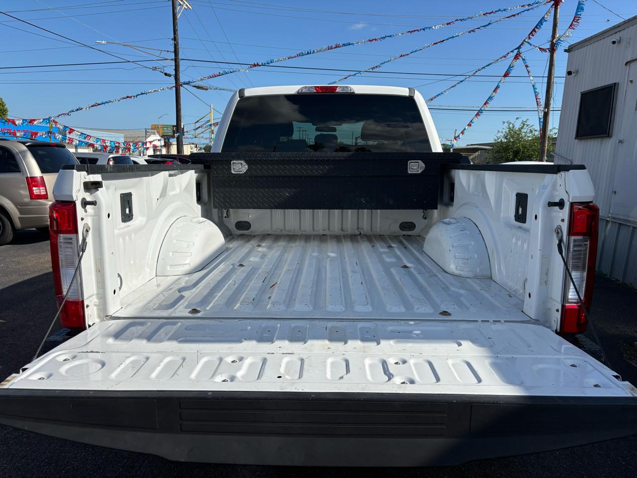 Ford Super Duty F-250 SRW XLT 4WD Crew Cab 6.75' Box 2017