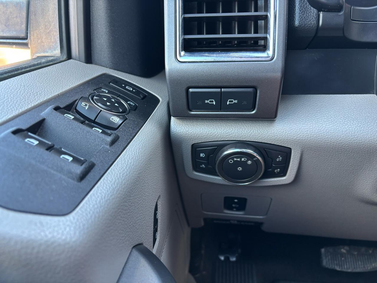 Ford Super Duty F-250 SRW XLT 4WD Crew Cab 6.75' Box 2017