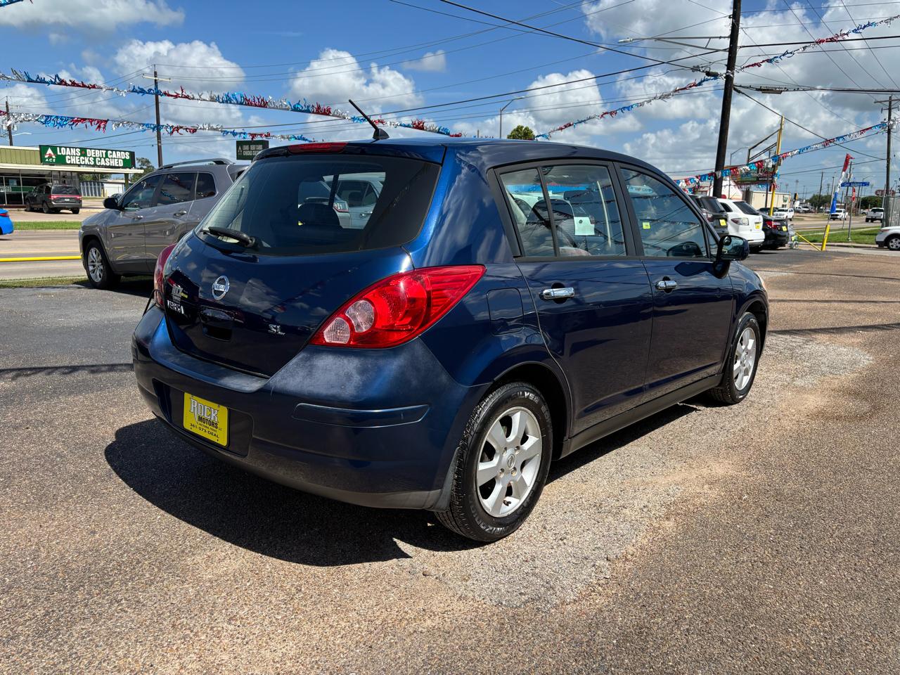 Nissan Versa 5dr HB I4 Man 1.8 SL 2008