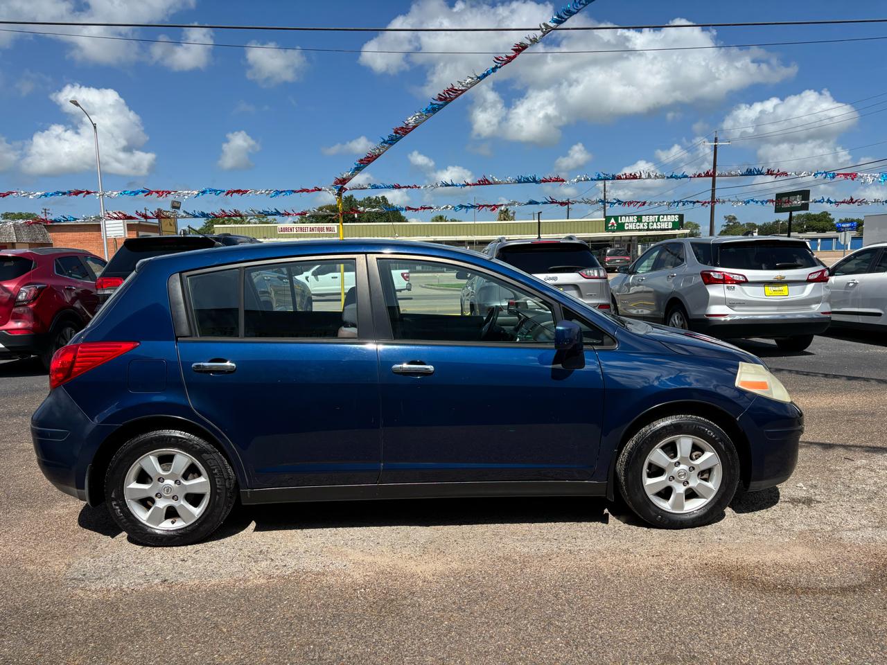 Nissan Versa 5dr HB I4 Man 1.8 SL 2008