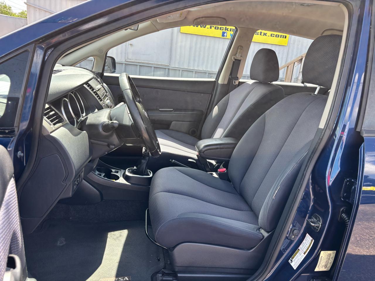 Nissan Versa 5dr HB I4 Man 1.8 SL 2008