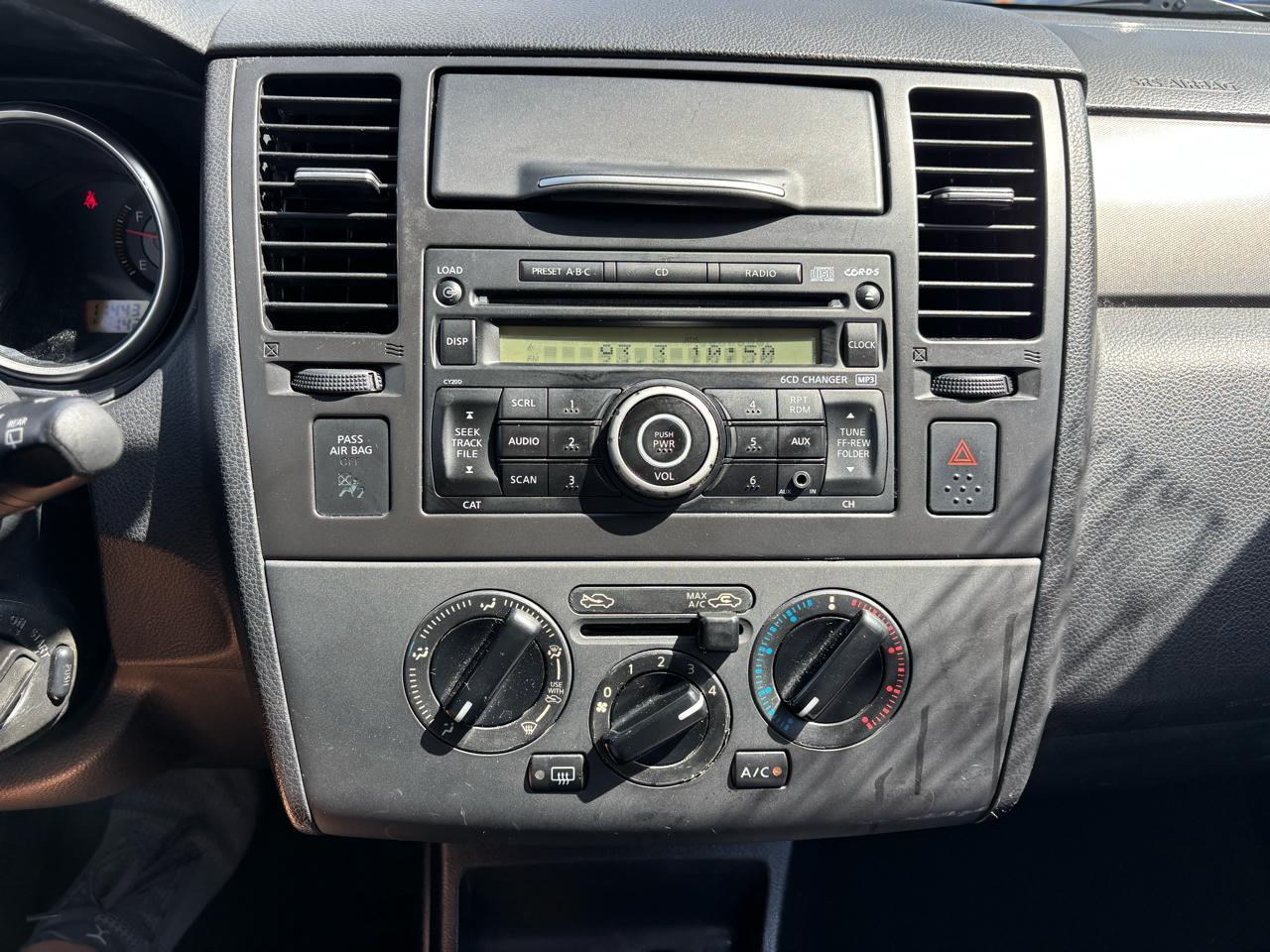 Nissan Versa 5dr HB I4 Man 1.8 SL 2008