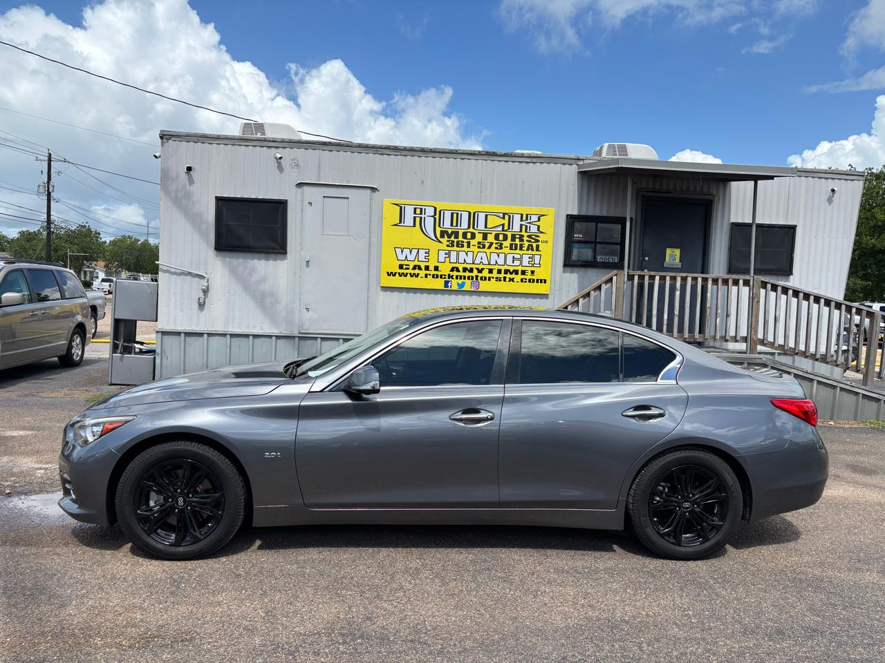 Infiniti Q50 4dr Sdn 2.0t Premium RWD 2016