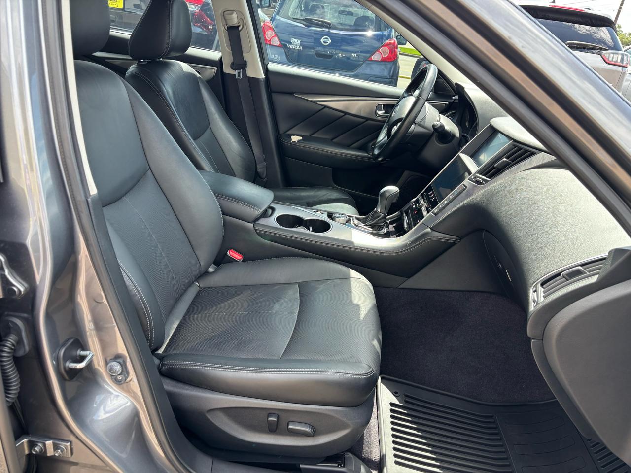 Infiniti Q50 4dr Sdn 2.0t Premium RWD 2016