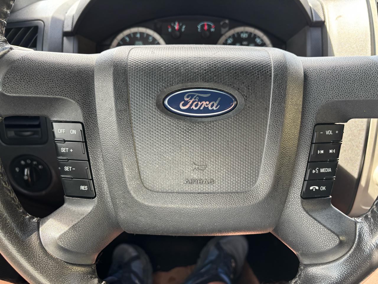 Ford Escape FWD 4dr XLT 2012