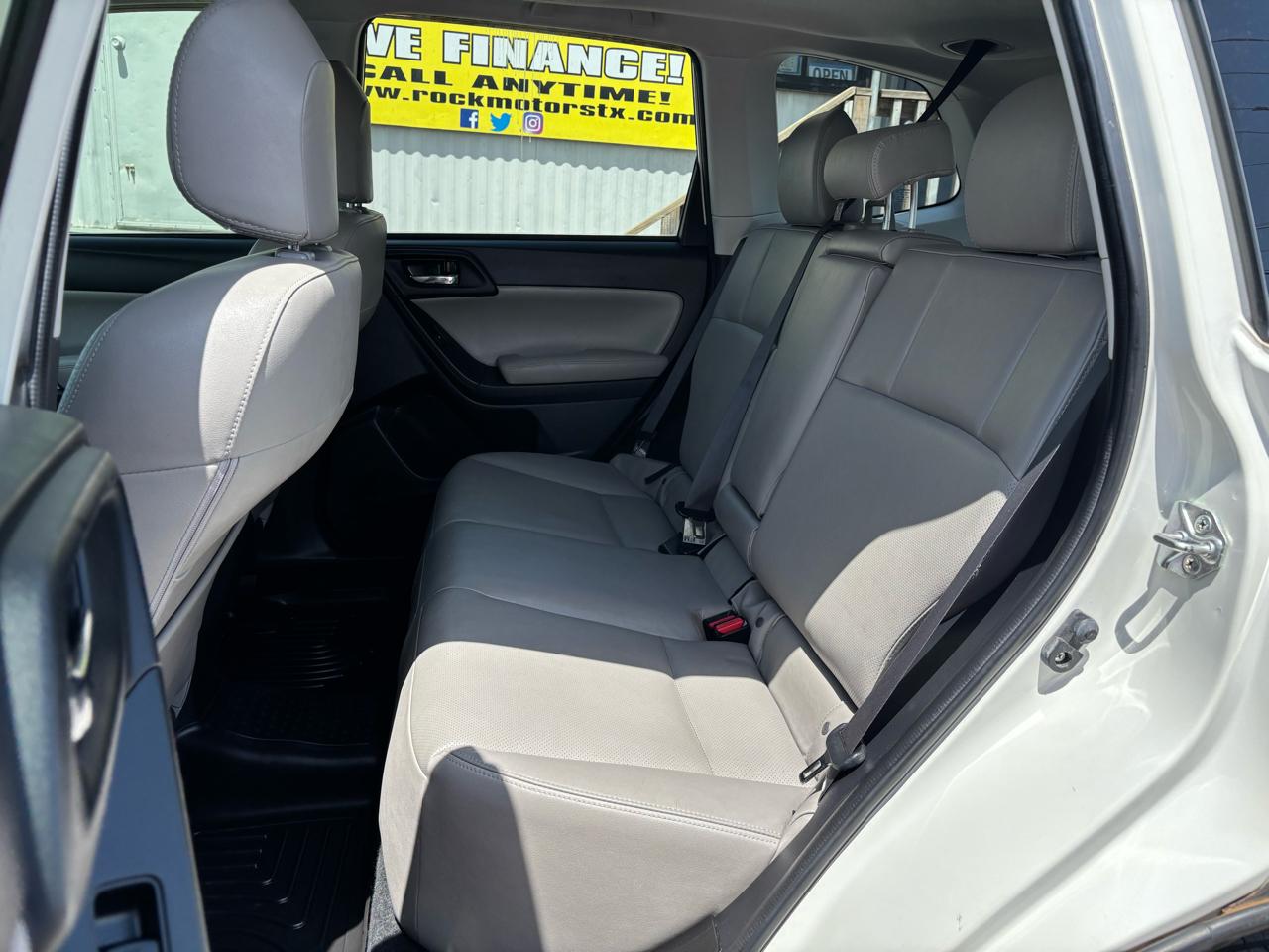 Subaru Forester 4dr CVT 2.5i Limited PZEV 2015