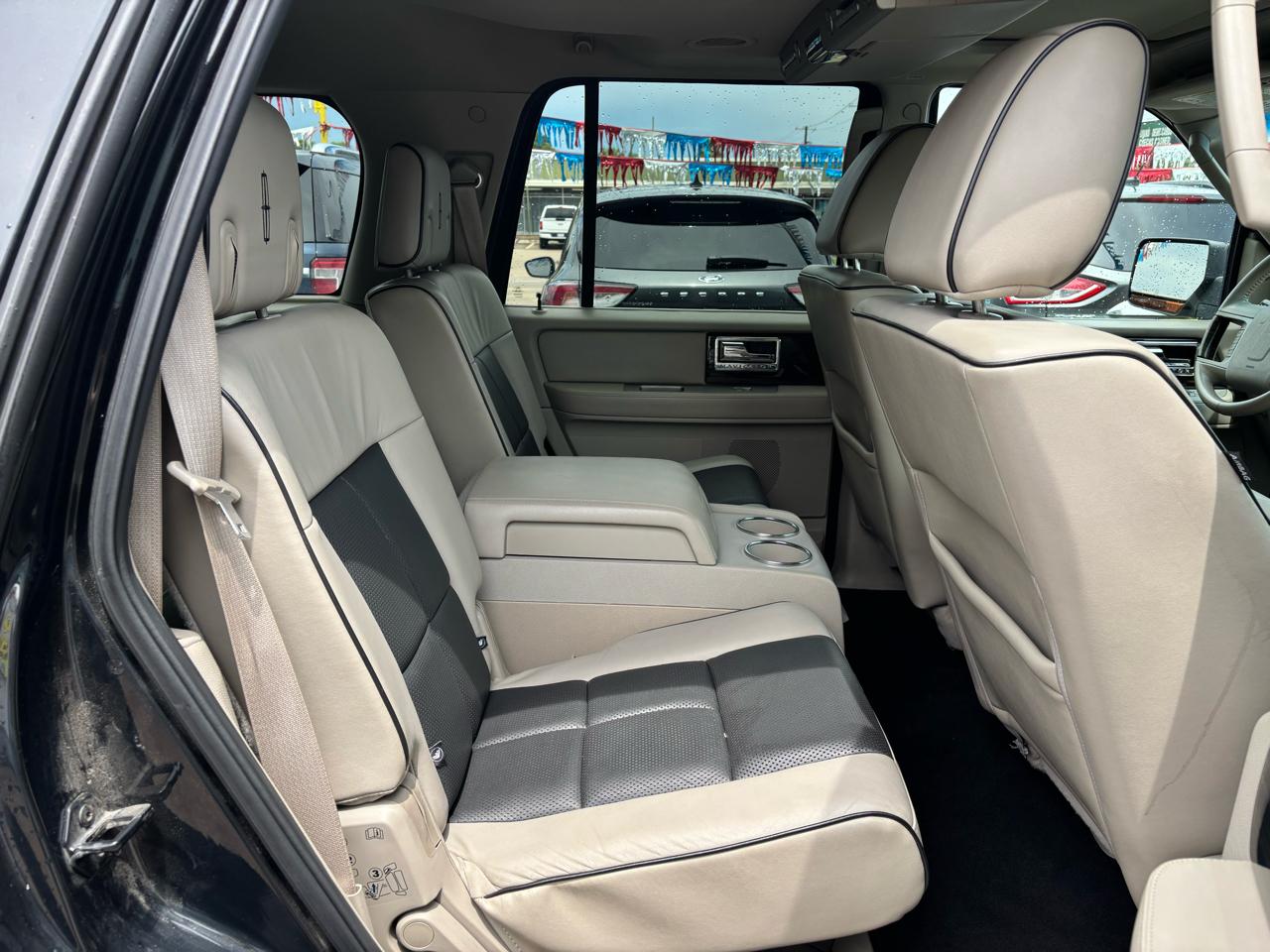 Lincoln Navigator 2WD 4dr 2010