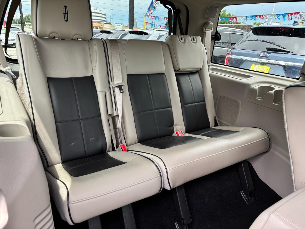 Lincoln Navigator 2WD 4dr 2010