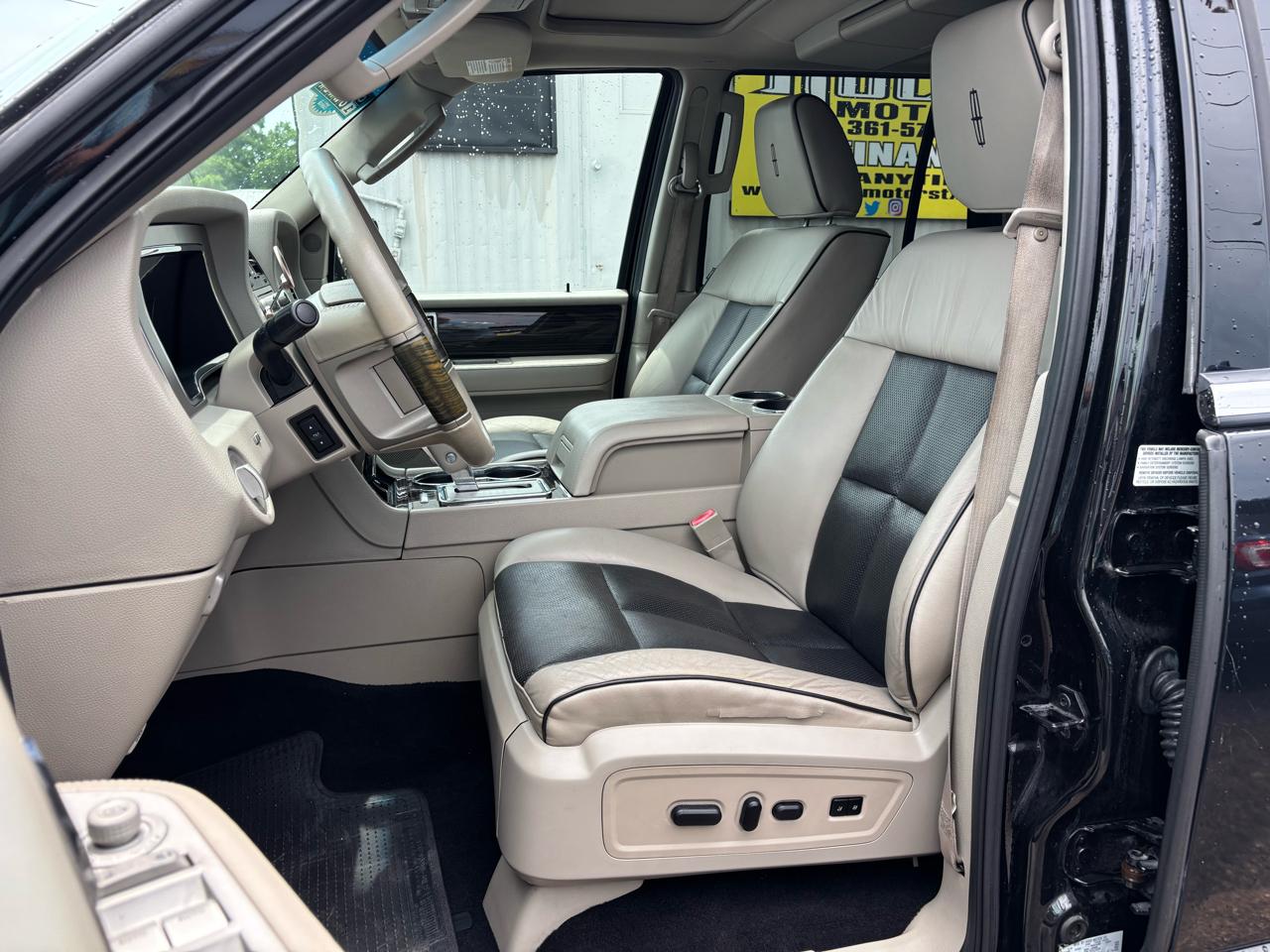 Lincoln Navigator 2WD 4dr 2010