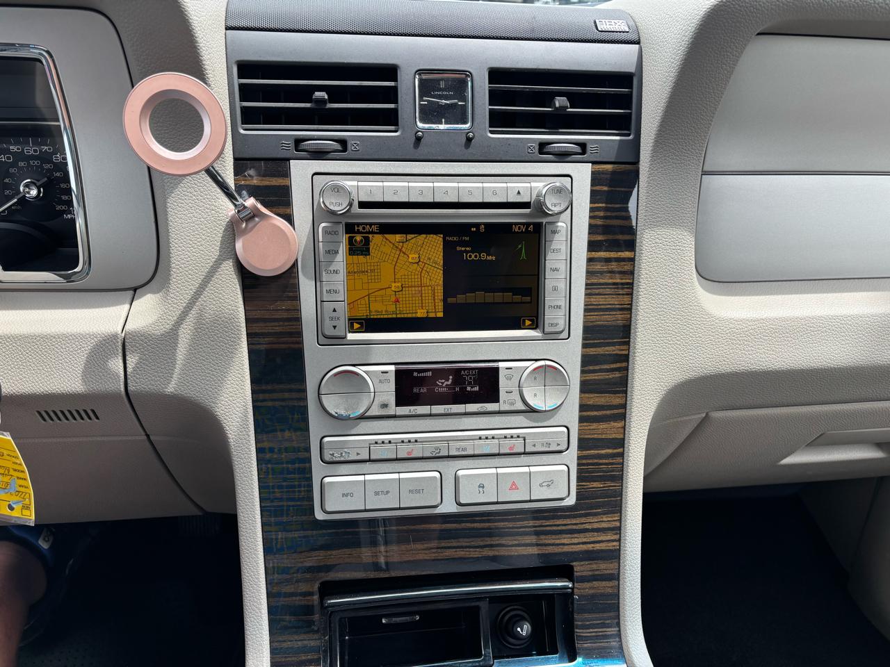 Lincoln Navigator 2WD 4dr 2010