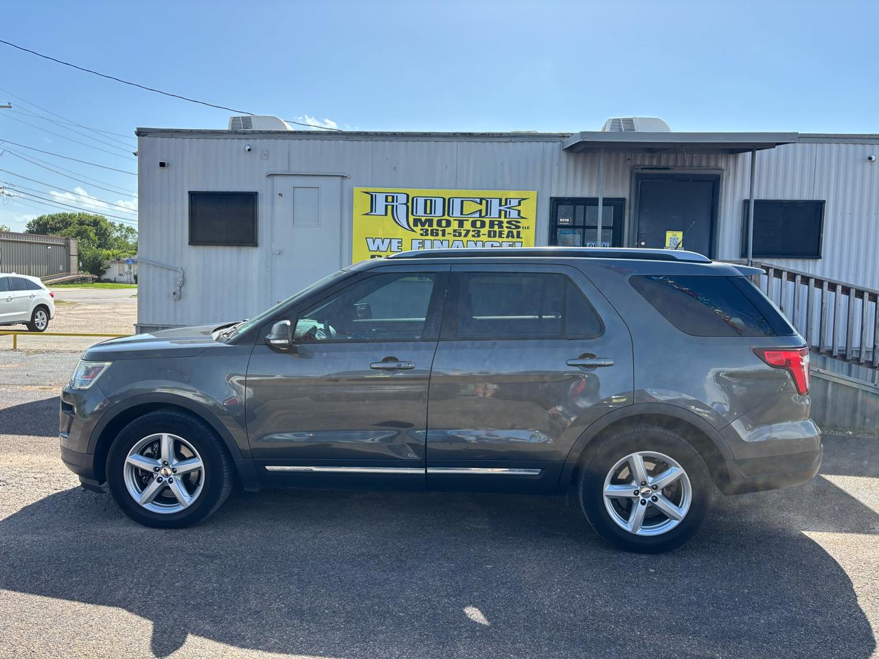 Ford Explorer XLT FWD 2019