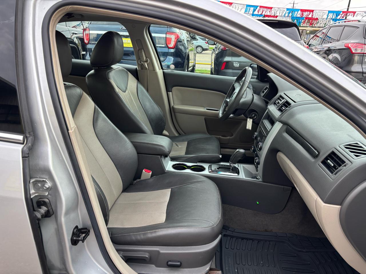Mercury Milan 4dr Sdn Premier FWD 2010