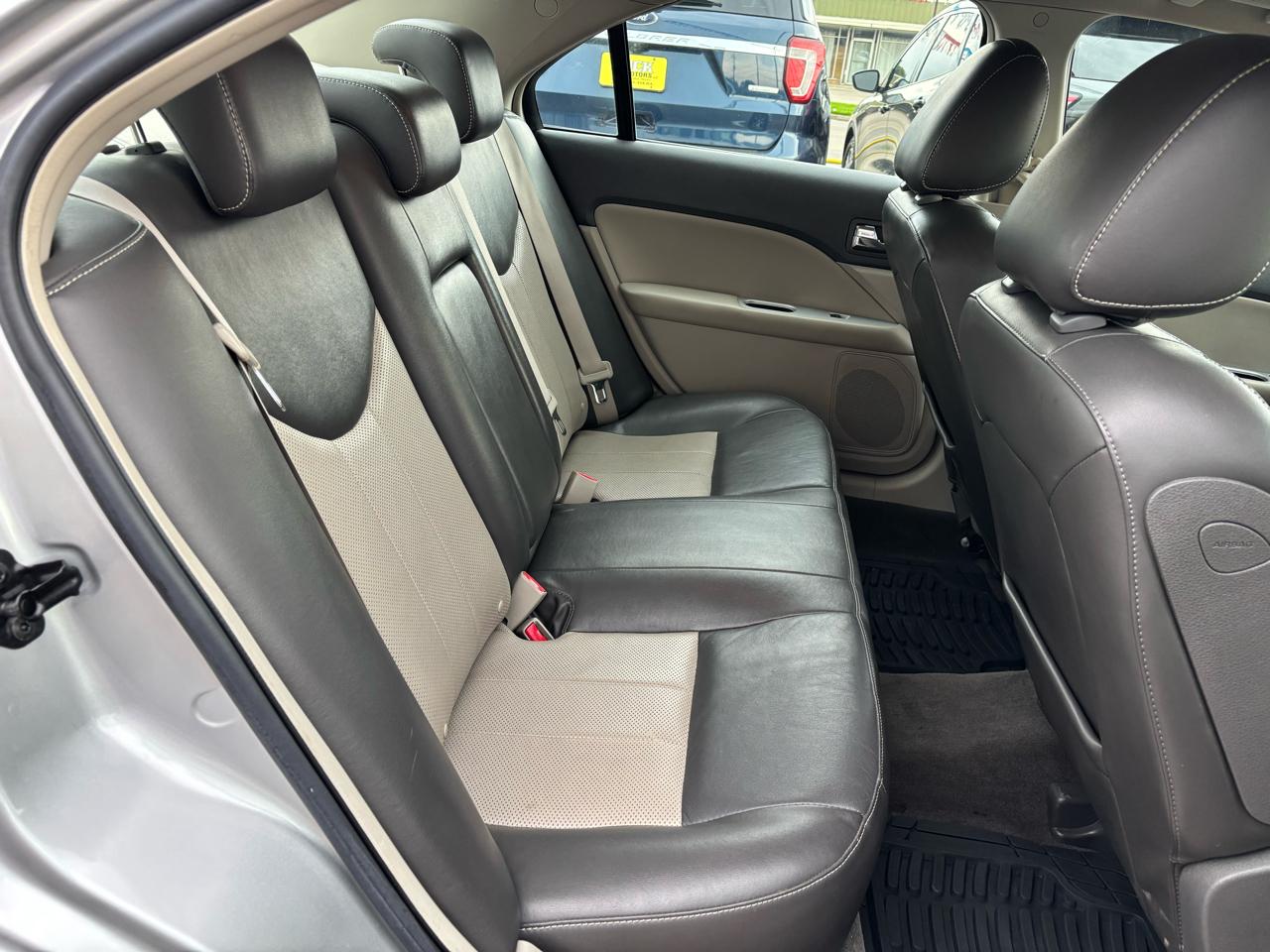 Mercury Milan 4dr Sdn Premier FWD 2010