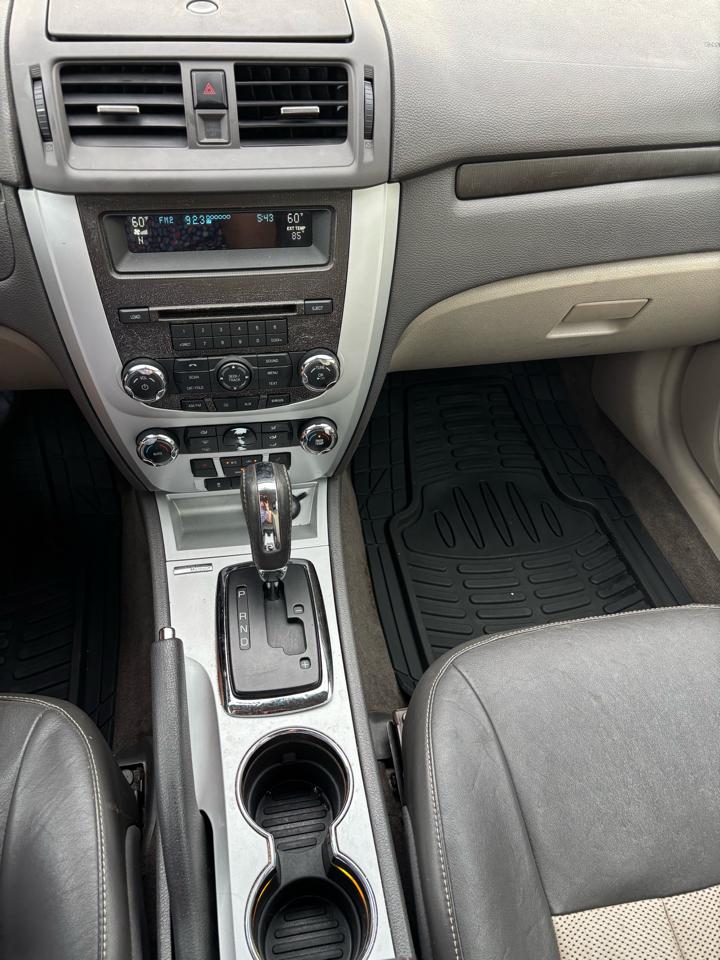 Mercury Milan 4dr Sdn Premier FWD 2010