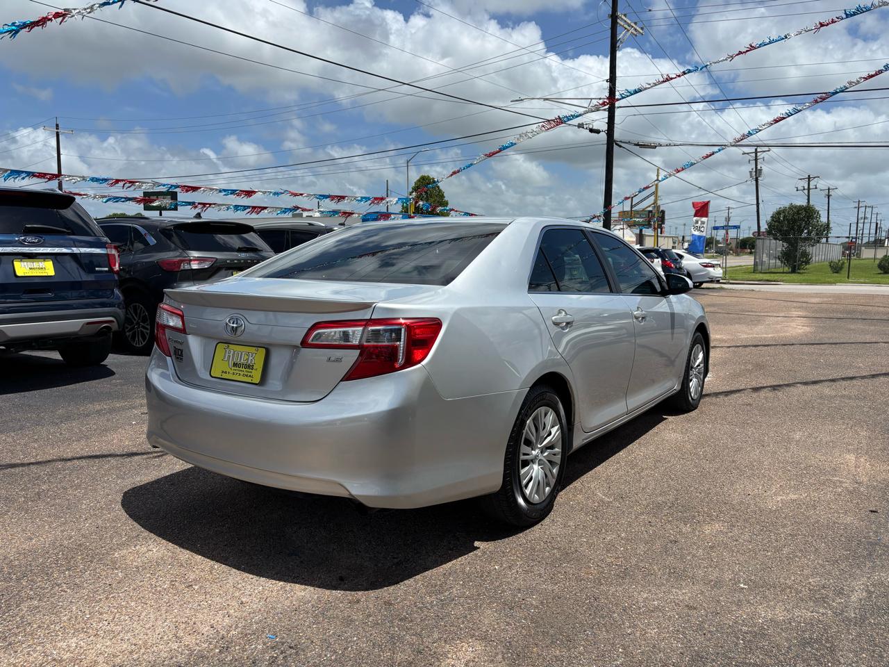 Toyota Camry 4dr Sedan LE Auto 2012