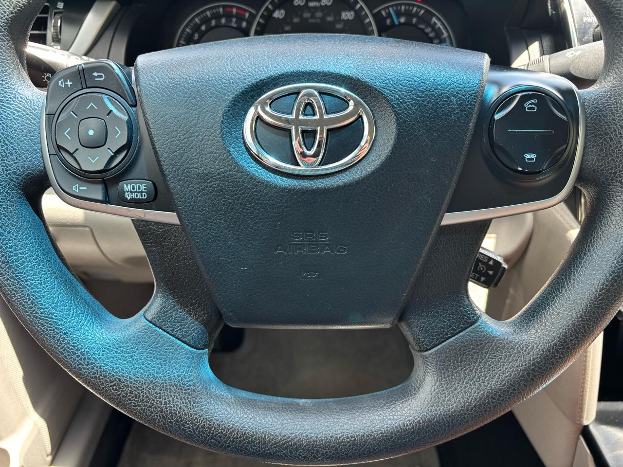 Toyota Camry 4dr Sedan LE Auto 2012