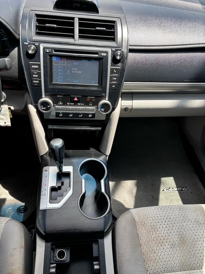 Toyota Camry 4dr Sedan LE Auto 2012