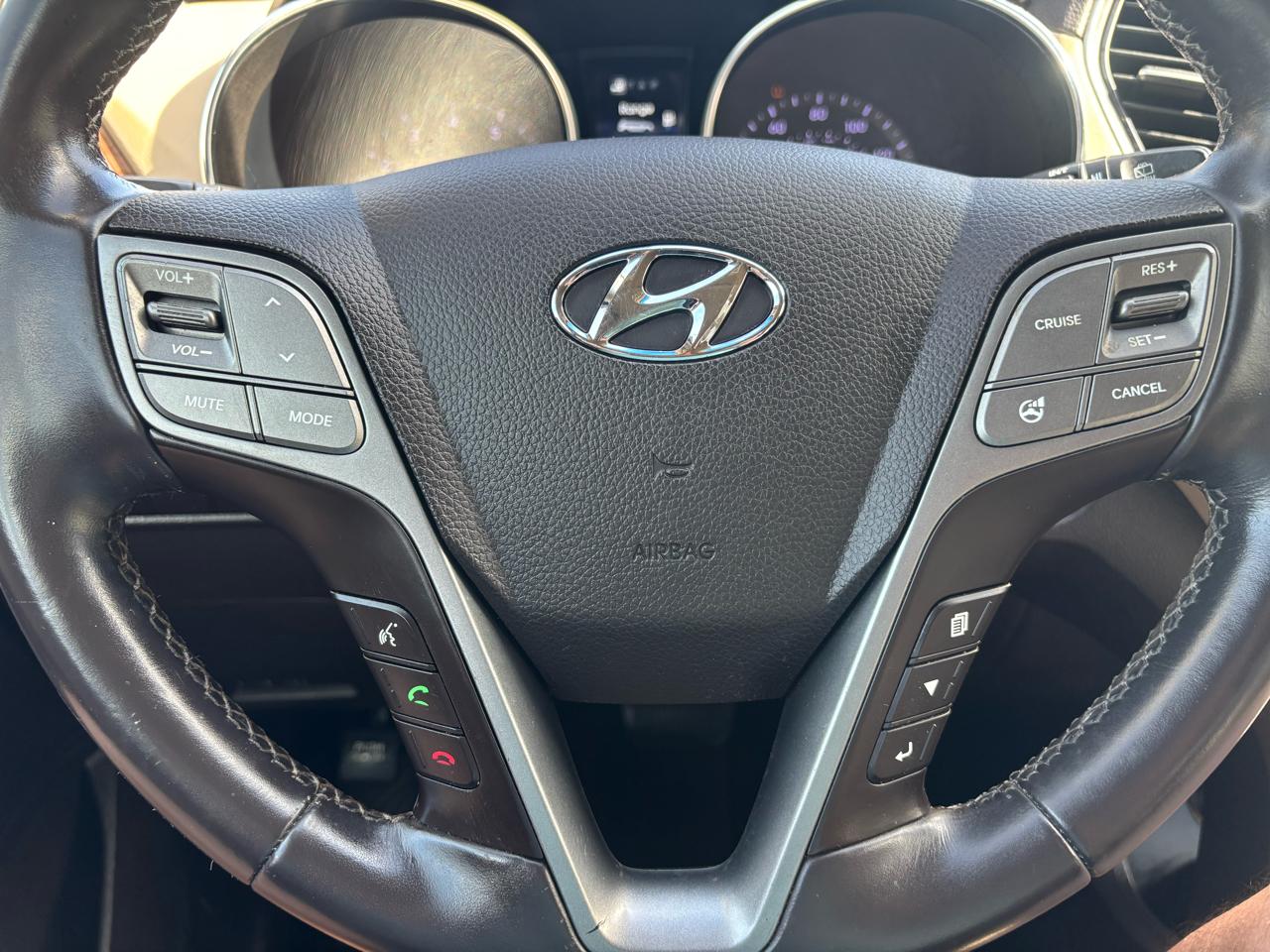 Hyundai Santa Fe FWD 4dr GLS 2014