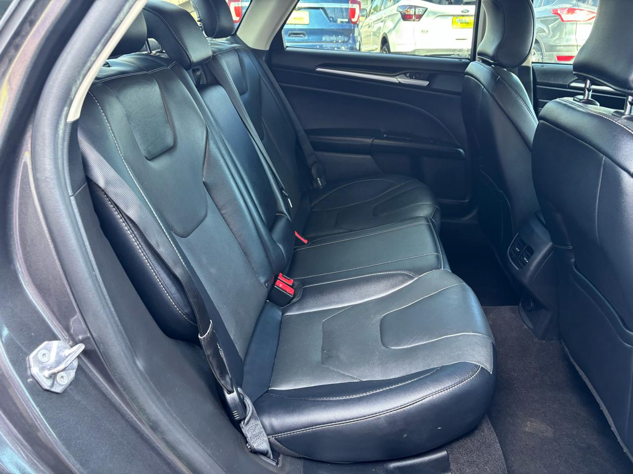 Ford Fusion Hybrid Titanium FWD 2019