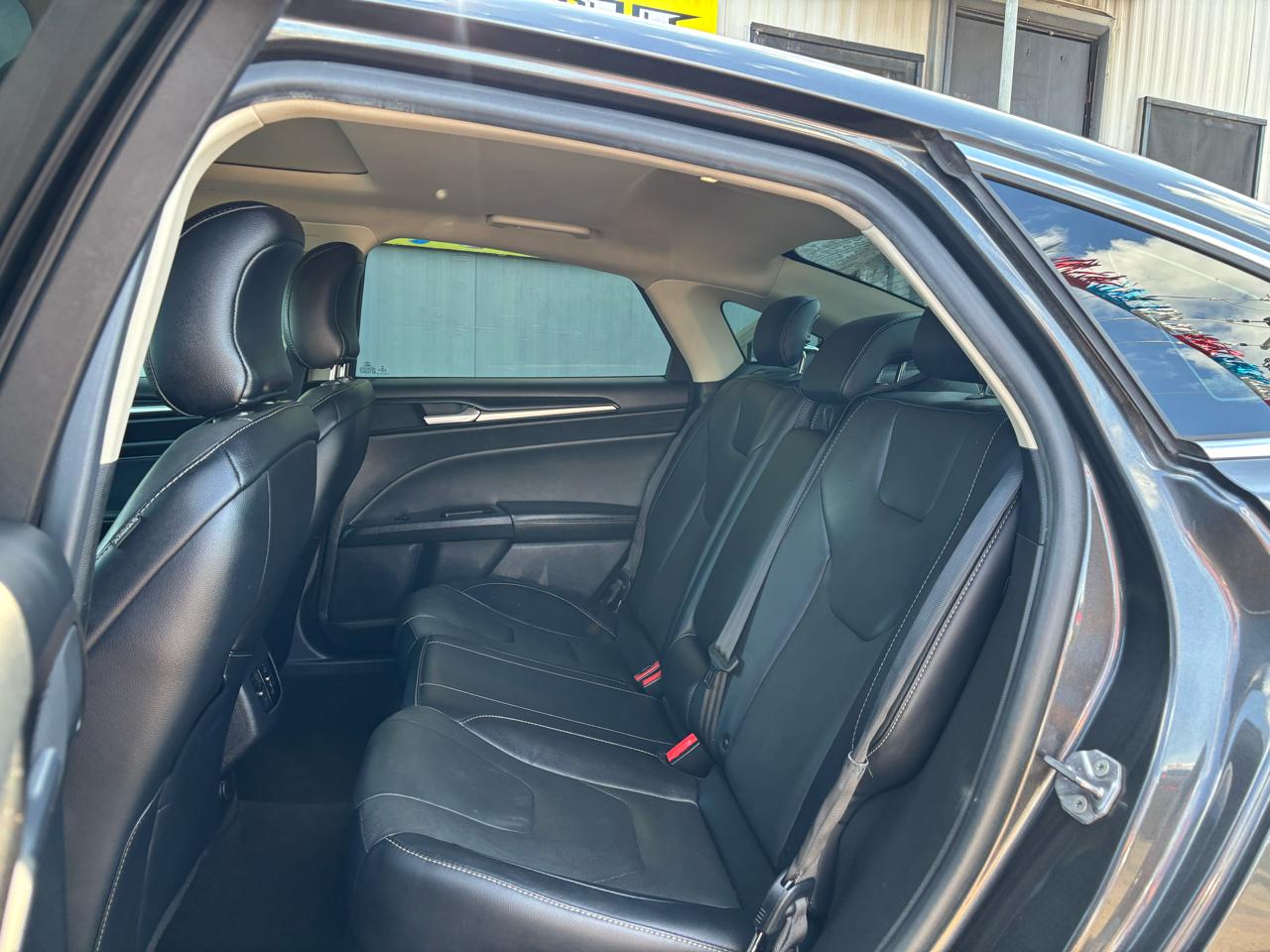 Ford Fusion Hybrid Titanium FWD 2019
