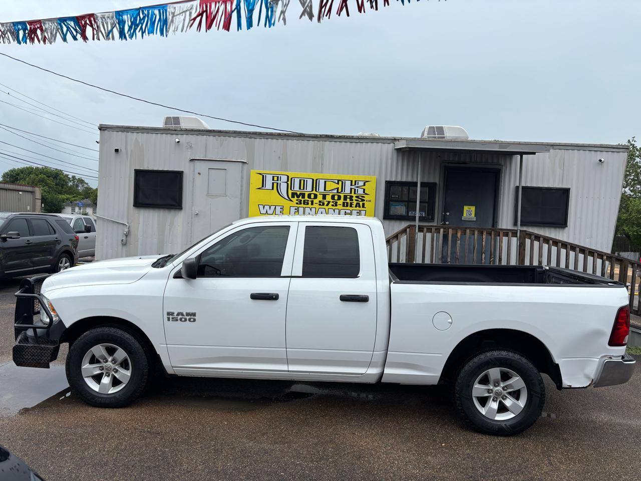 RAM 1500 Tradesman 4x2 Quad Cab 6'4" Box 2018
