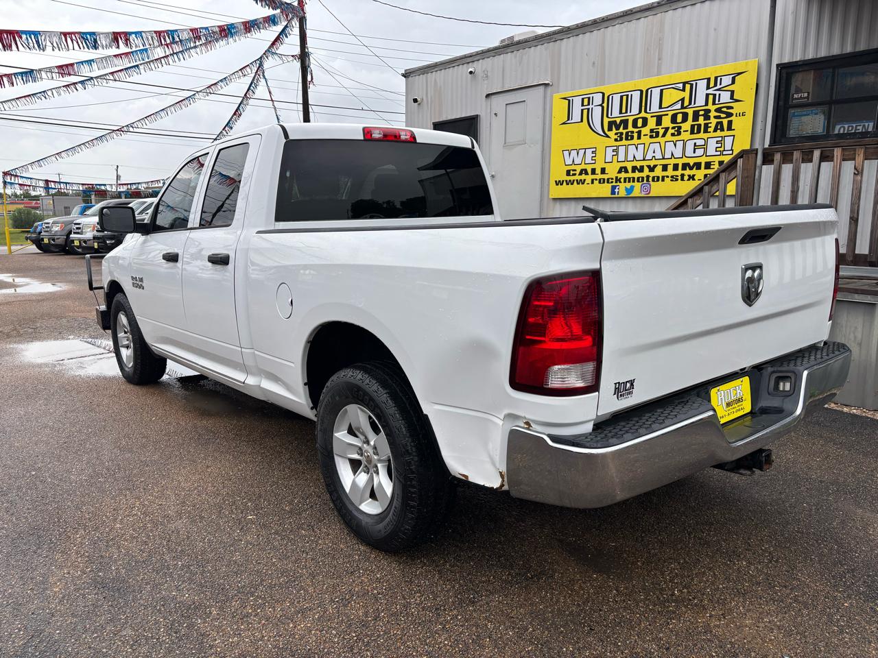 RAM 1500 Tradesman 4x2 Quad Cab 6'4" Box 2018