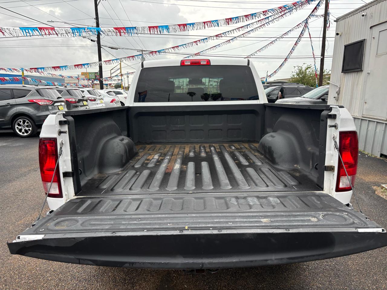 RAM 1500 Tradesman 4x2 Quad Cab 6'4" Box 2018