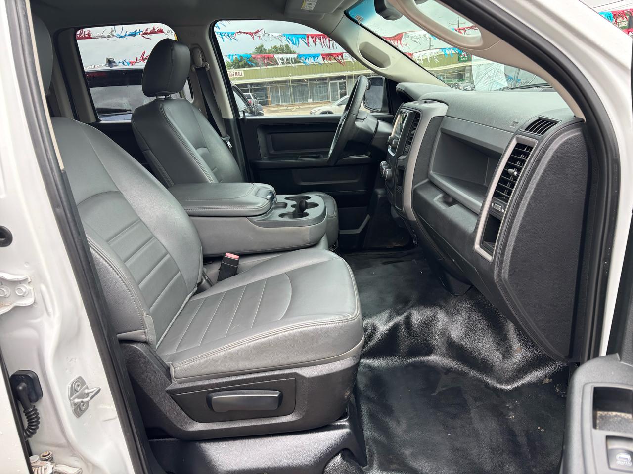 RAM 1500 Tradesman 4x2 Quad Cab 6'4" Box 2018