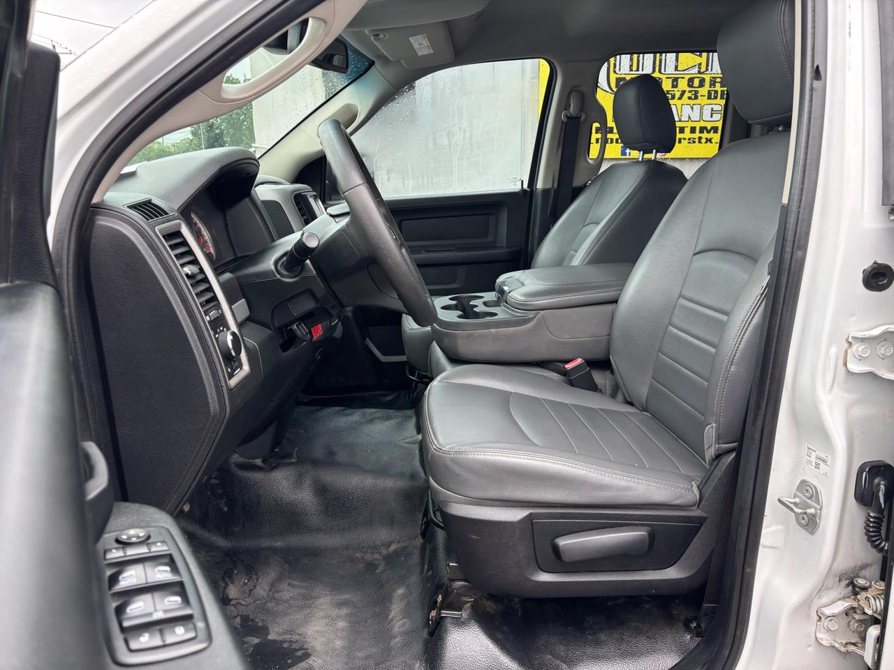RAM 1500 Tradesman 4x2 Quad Cab 6'4" Box 2018