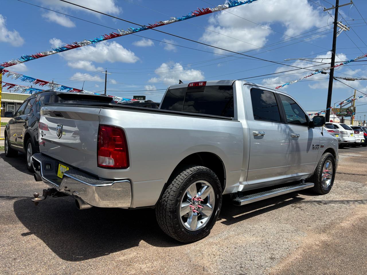 RAM 1500 Lone Star 4x2 Crew Cab 5'7" Box 2017