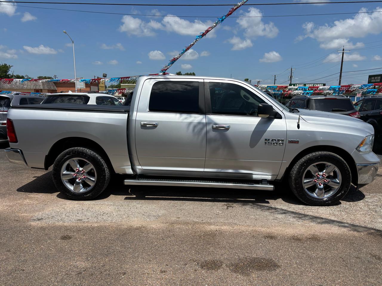 RAM 1500 Lone Star 4x2 Crew Cab 5'7" Box 2017