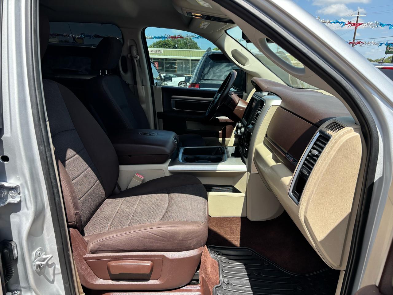 RAM 1500 Lone Star 4x2 Crew Cab 5'7" Box 2017