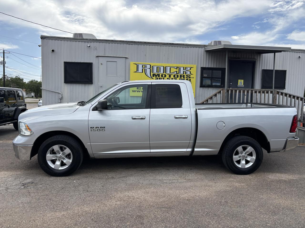 RAM 1500 2WD Quad Cab 140.5" SLT 2013