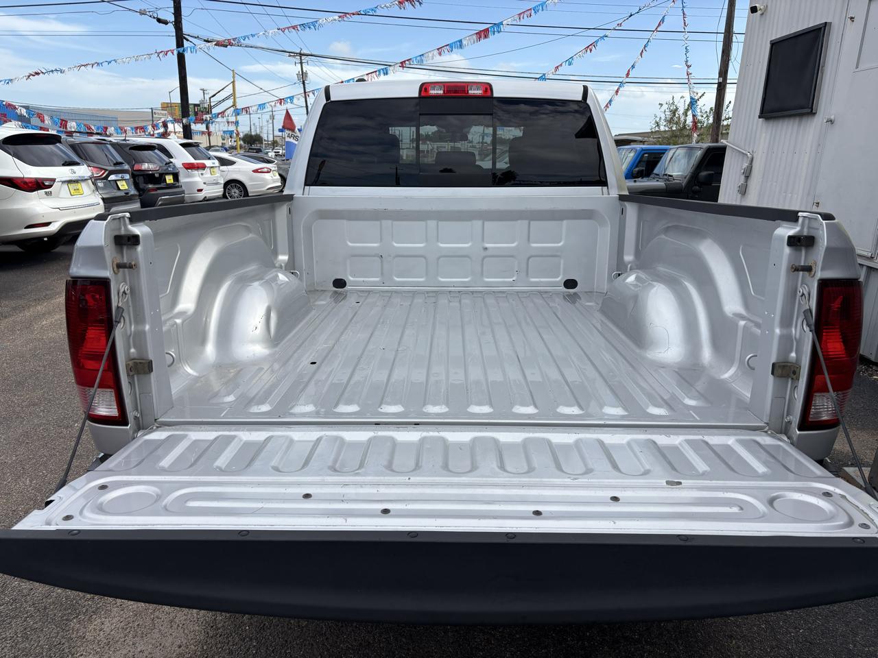RAM 1500 2WD Quad Cab 140.5" SLT 2013